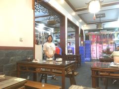 大堂-临街徽菜馆·正宗黄山味