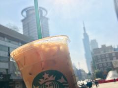 -星巴克(南京鼓楼吾悦广场店)