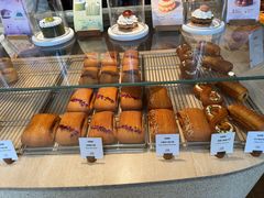 -VERIE BAKEHOUSE