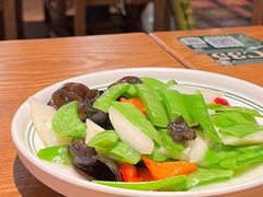 -云海肴·汽锅鸡·云南菜(天山百盛优客店)