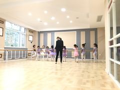 课堂实景-艺彩童馨舞蹈培训学校(西湖道校区)