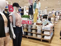 -优衣库(上海中山公园兆丰广场店)