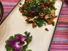 哈尼风味炝香鸡-香巴拉云南餐厅(华莱坞店)