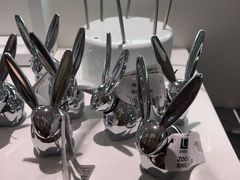 -文艺复兴百货(米兰大教堂广场店)