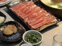 -洞庭洲·防空洞火锅·铜锅涮肉·烧烤(新百广场店)