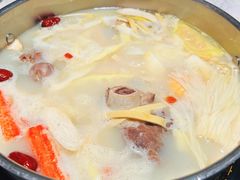 -三人行骨头王火锅(长寿店)