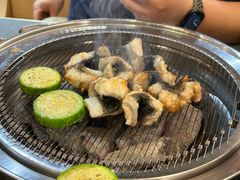 -围炉肉舍•炭烤活鳗•丹东海鲜烤肉(步行街店)