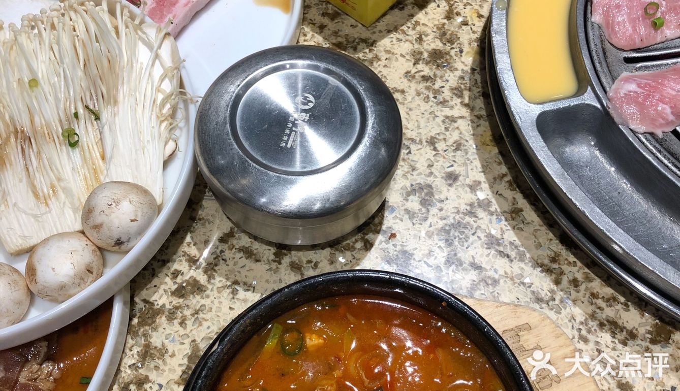 狼吞虎咽超满足
