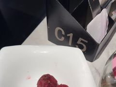 -雍容荟帝王蟹活龙虾展台自助(IFS黑金店)