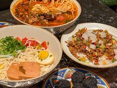 -粉八·云南米线·建水烧烤(常熟路店)