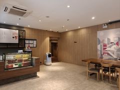 -汉庭优佳(上海娄山关路地铁站店)