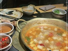 -顶顶汤火牛排火锅·经典铜锅涮肉