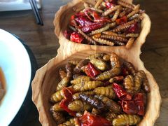 炸虫子-隔壁老王·家常云南菜(花巷店)