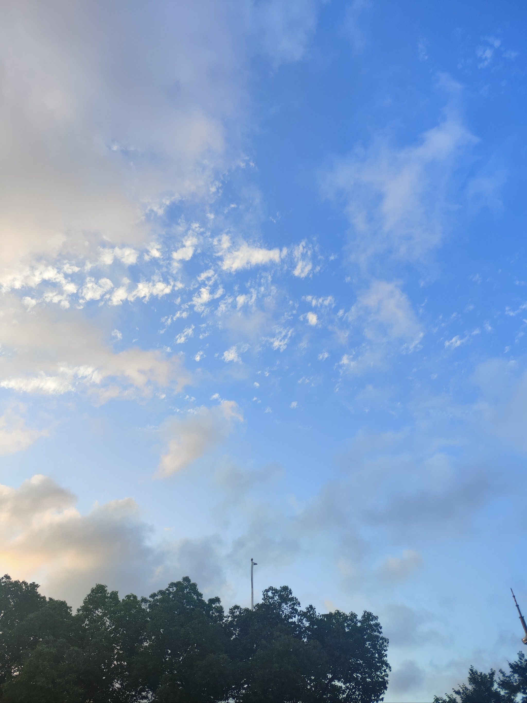 傍晚的天空色彩斑斓