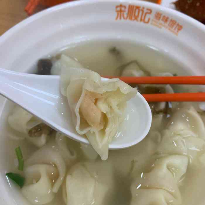 宋顺记海味馄饨"突然特别想吃馄饨,就是正常的那种家常馄饨.