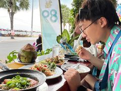 -Green Tree Rest. & Pub