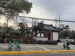 -汇龙潭
