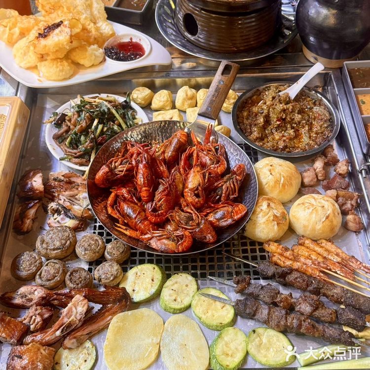 这家烧烤不愧是大理的排队王… 这家烧烤在大理真的毫无对手