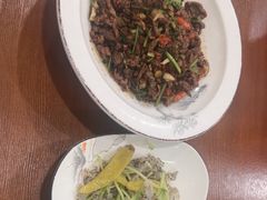 -湖南人家湘菜馆(镇江路店)