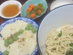 -百年老字号·观振兴蟹黄面·三虾面·苏式面(观前街富仁坊巷店)