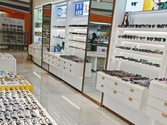 -J-Optical佳视明眼镜·蔡司视觉(青岛金茂览秀城店)