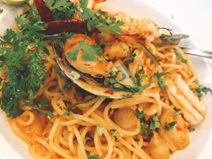 -Chom Cafe and Restaurant