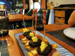 碳烤西班牙血肠配烤甜椒和苹果泥-帕歌西班牙餐厅paco tapas