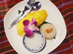 芒果糯米饭-卷心菜和避孕套餐厅(Pattaya)