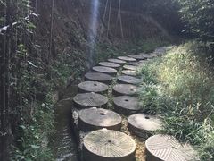 -雪山彩虹谷景区