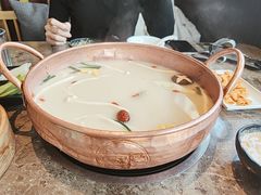 -三人行骨头王火锅(长寿店)