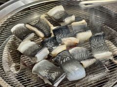 -围炉肉舍•炭烤活鳗•丹东海鲜烤肉(步行街店)