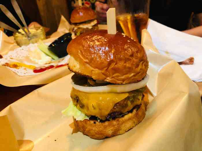 lone star 孤星汉堡-"大众点评这家汉堡评价挺高的下午2点多还.