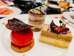 -广州万富希尔顿酒店·感趣自助餐厅·金秋蟹宴生蚝海鲜刺身烧烤