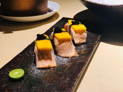三文鱼芒果寿司-余欢领鲜火锅(新街口店)