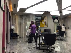 -变画·发型STUDIO