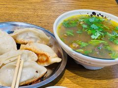 -黄阿姨锅贴大王(万航渡路店)