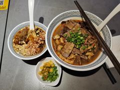 -粉吖吖·邵阳米粉(体育西路店)