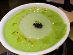 西葫芦瓜汤配扇贝刺身及黑鱼子酱-AZUL by FUEL蓝色·法式酒馆(琶醍店)