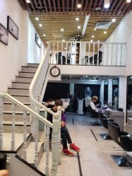 -SIX Hair Consultant