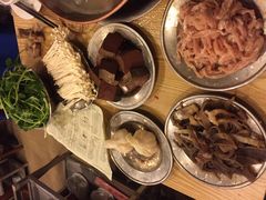 -月圆火锅(宁海东路二店)