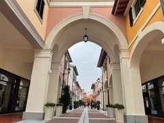 -佛罗伦萨小镇广佛名品奥特莱斯(疏港路店)