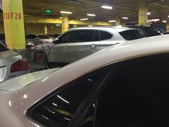 -欧尚超市苏州店停车场(金鸡湖路店)