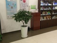 -莫泰酒店(上海虹桥北新泾地铁站天山路店)