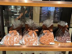 面包甜点陈列柜-Laderach 莱德拉(上海环贸iapm店)