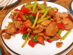 小炒黄牛肉-东来菜馆•手抓海鲜家常菜•海鲜锅贴(鸽子窝店)