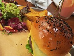 招牌牛肉汉堡-UPPER KITCHEN(延安路店)