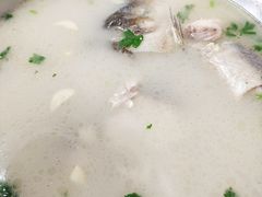 -雪湖煜辰鱼头老店(雪野湖店)