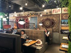 大堂-阿里家·新疆烤肉酒場 by MIG