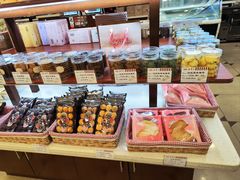 -红宝石·鲜奶小方·海派西点房(南丹店)