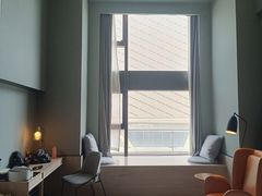 -上海虹桥中心爱琴海亚朵S酒店